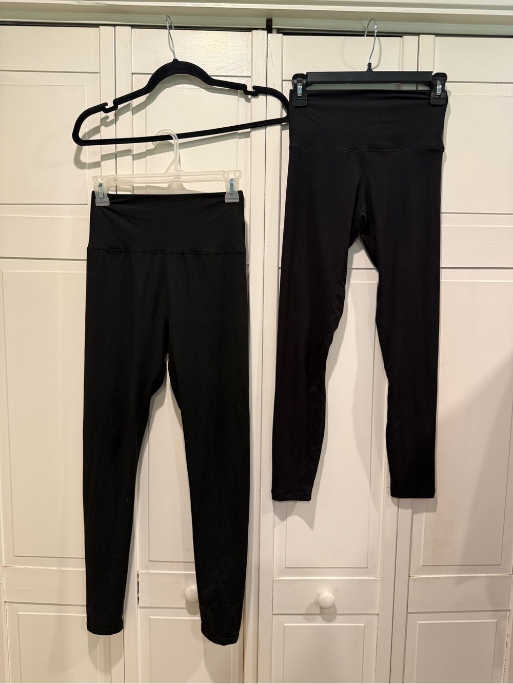 Set of 2 pair of leggings size small